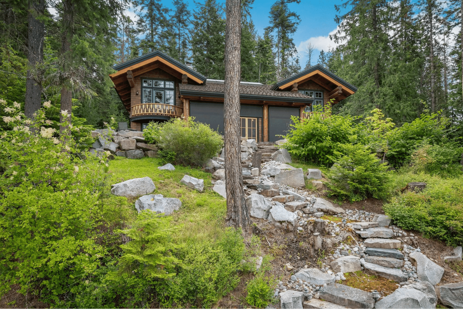 Guest Lodge Exterior